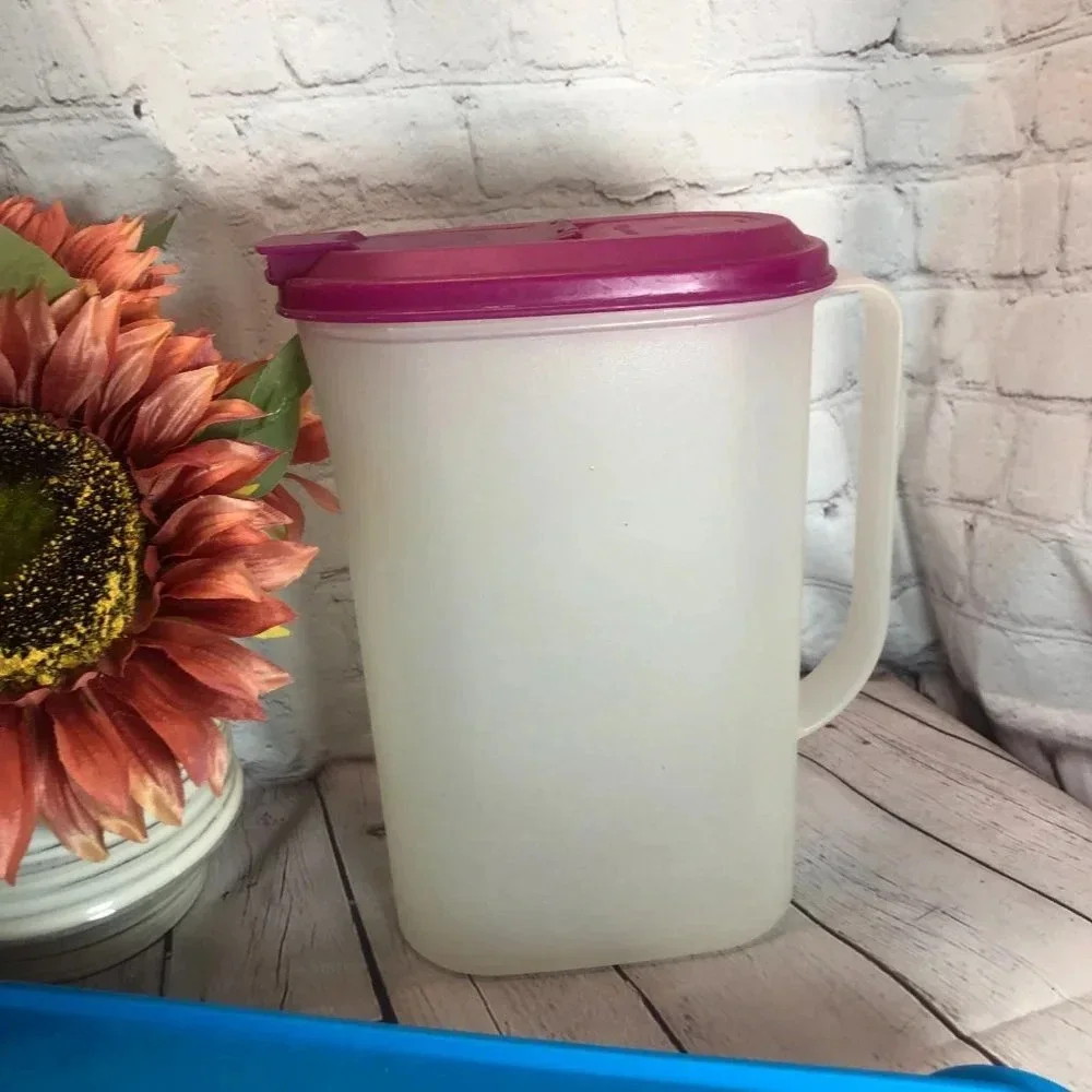 Tupperware Snack stor junior jr bacon keeper and 2qt refrigerater pitcher